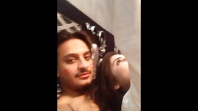 Timida porno massaggio anale moglie cornuta oscurata da uno sconosciuto